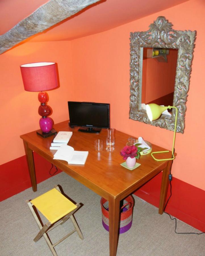 Thairé La Maison Du Baloir الغرفة الصورة